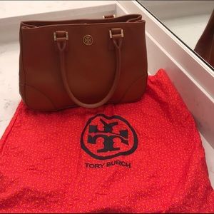Tory Burch purse *very good condition*